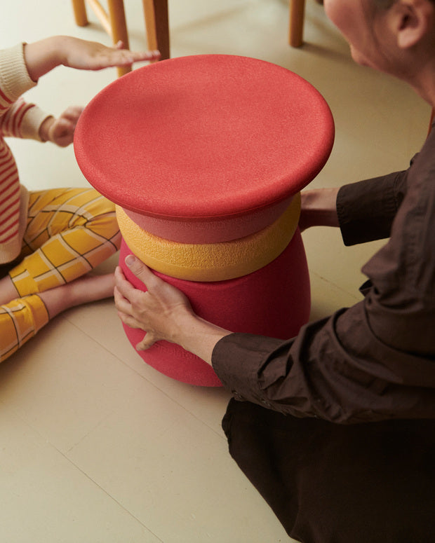 Stapelstein® Dynamic tutto unique (Colori casuali) – Sgabello modulare per movimento e concentrazione a qualsiasi età 
