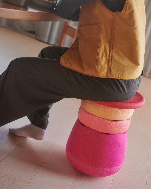 Stapelstein® Dynamic tutto unique (Colori casuali) – Sgabello modulare per movimento e concentrazione a qualsiasi età 
