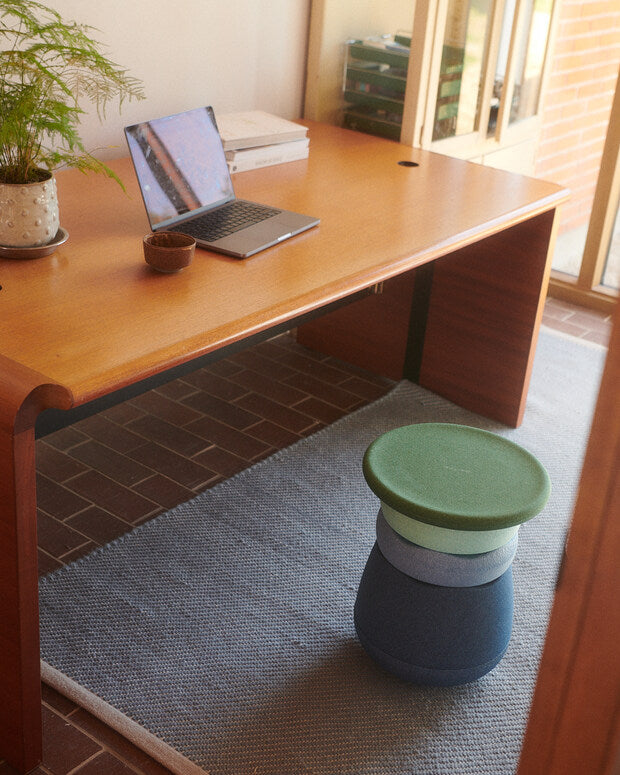 Stapelstein® Dynamic tutto unique (Colori casuali) – Sgabello modulare per movimento e concentrazione a qualsiasi età 